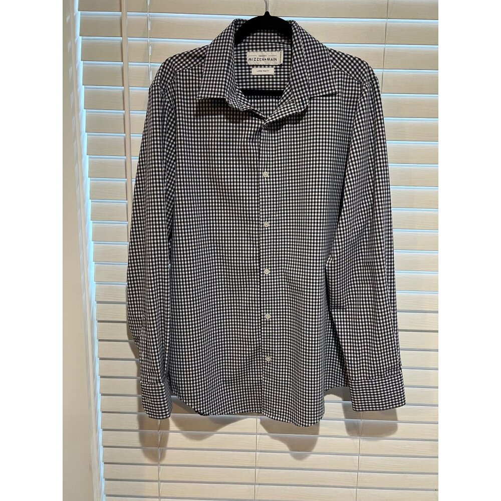 Mizzen and Main Long Sleeve Button Up Shirt - Size L
